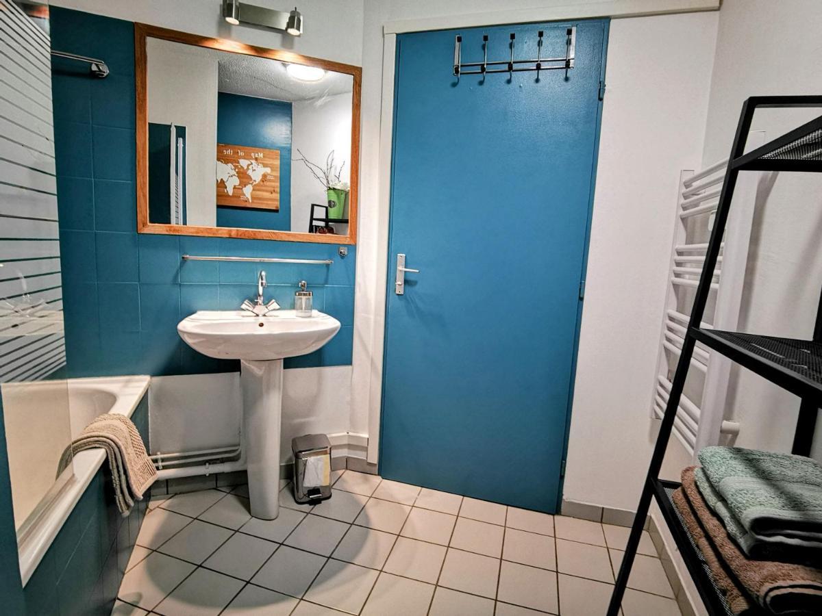 Апартаменты La Bulle Bleue - Parking-Terrasse-Aeoport-Meet Бланьяк Экстерьер фото